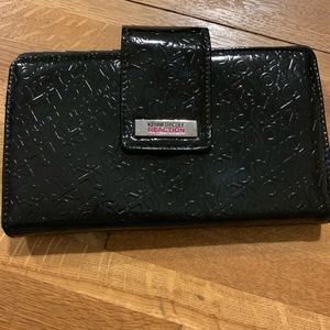 Kenneth Cole Reaction wallet. Black